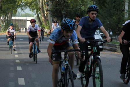 İki yaş qrupunda (12 – 15 yaş və 15 yaşdan yuxarı ) Veloyarış keçirildi