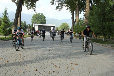 İki yaş qrupunda (12 – 15 yaş və 15 yaşdan yuxarı ) Veloyarış keçirildi