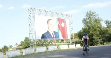 İki yaş qrupunda (12 – 15 yaş və 15 yaşdan yuxarı ) Veloyarış keçirildi