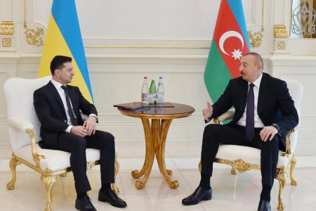 Prezident İlham Əliyev Volodimir Zelenskini təbrik edib 