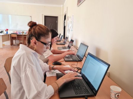 Kompüter operatoru vəzifəsinə işə qəbulla bağlı müsahibə keçirilib