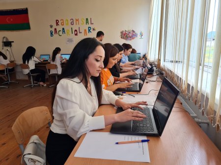 Kompüter operatoru vəzifəsinə işə qəbulla bağlı müsahibə keçirilib
