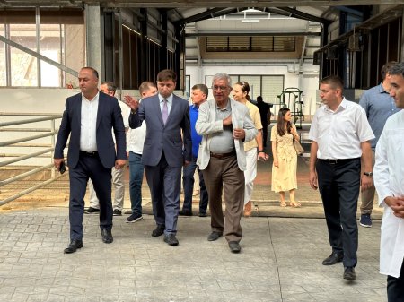 ADA Universitetinin nümayəndə heyəti ADAU, Heyvandarlıq Elmi-Tədqiqat İnstitutu və Respublika Süni Mayalanma Mərkəzinin fəaliyyəti ilə tanış olub  