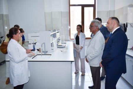 ADA Universitetinin nümayəndə heyəti ADAU, Heyvandarlıq Elmi-Tədqiqat İnstitutu və Respublika Süni Mayalanma Mərkəzinin fəaliyyəti ilə tanış olub  
