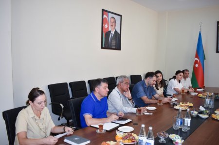 ADA Universitetinin nümayəndə heyəti ADAU, Heyvandarlıq Elmi-Tədqiqat İnstitutu və Respublika Süni Mayalanma Mərkəzinin fəaliyyəti ilə tanış olub  
