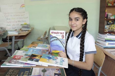 Dərsliklərin şagirdlərə verilməsi prosesi davam edir