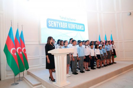 Sentyabrın 8-də Gəncə - Daşkəsən Regional Təhsil İdarəsi  üzrə təhsil işçilərinin sentyabr konfransı keçirilib.
