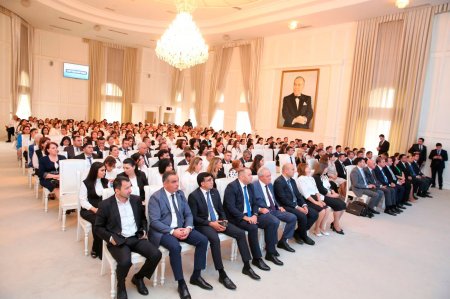 Sentyabrın 8-də Gəncə - Daşkəsən Regional Təhsil İdarəsi  üzrə təhsil işçilərinin sentyabr konfransı keçirilib.