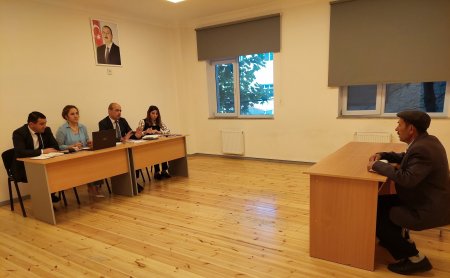 Dağlıq Şirvan Regional Təhsil İdarəsinin müdiri Rövşən Əliyev tərəfindən növbəti dəfə vətəndaşlar qəbul edilərək müraciətləri dinlənilib