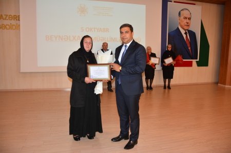 Şəhid ailəsinin üzvü olan müəllimlər təltifə layiq görülüb