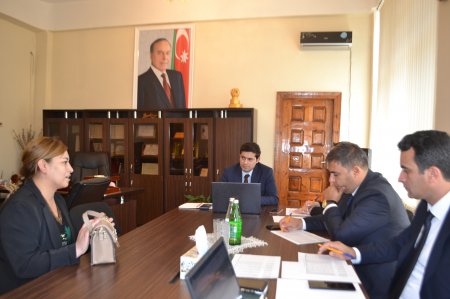 Təhsil İdarəsinin müdiri Mingəçevirdə vətəndaşları qəbul edib