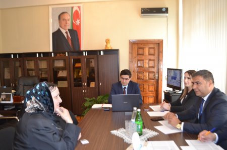 Təhsil İdarəsinin müdiri Mingəçevirdə vətəndaşları qəbul edib