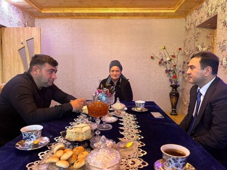 İsmayıllı Rayon İcra Hakimiyyətinin başçısı Nahid Bağırov antiterror əməliyyatı zamanı yaralanmış qəhrəman vətən oğullarını evlərində ziyarət edib