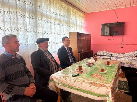 İsmayıllı Rayon İcra Hakimiyyətinin başçısı Nahid Bağırov antiterror əməliyyatı zamanı yaralanmış qəhrəman vətən oğullarını evlərində ziyarət edib