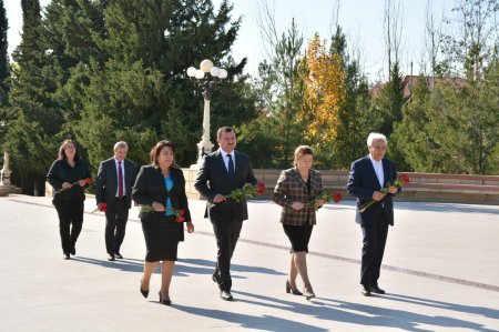 “44 gün – Tarixi Zəfər” adlı kitabın I və II cildinin təqdimatı keçirilib