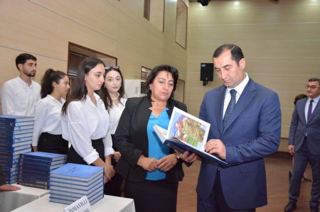 “44 gün – Tarixi Zəfər” adlı kitabın I və II cildinin təqdimatı keçirilib