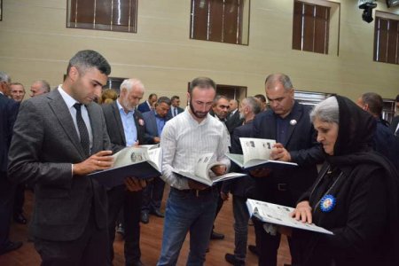 “44 gün – Tarixi Zəfər” adlı kitabın I və II cildinin təqdimatı keçirilib