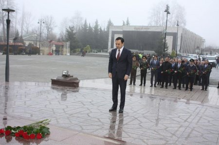 12 Dekabr -Ümummilli Lider Heydər Əliyevin anım günüdür