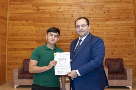 Nazir Məcnun Məmmədov Salyanda vətəndaşları qəbul edib, fermerlərlə görüşüb