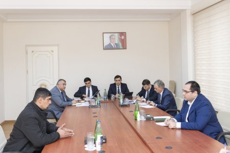 Nazir Məcnun Məmmədov Salyanda vətəndaşları qəbul edib, fermerlərlə görüşüb
