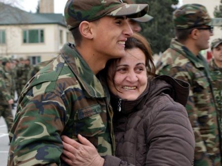 Əsgər analarına şad xəbər