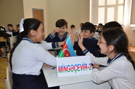 İstedad siniflərinin şagirdləri arasında intellektual bilik yarışı təşkil olunub