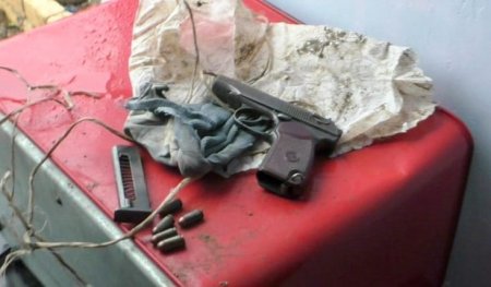 Mənzil oğurluqlarına görə saxlanılan şəxsin evindən tapança aşkarlanıb