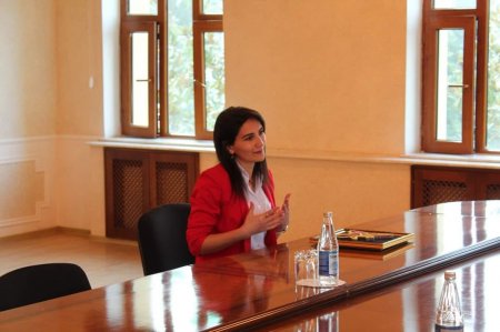 Mədəniyyət naziri İsmayıllıda vətəndaşların müraciətlərini dinləyib