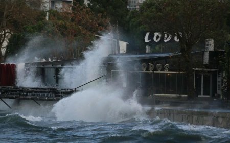 Çanaqqala boğazı hər iki istiqamətdə bağlandı