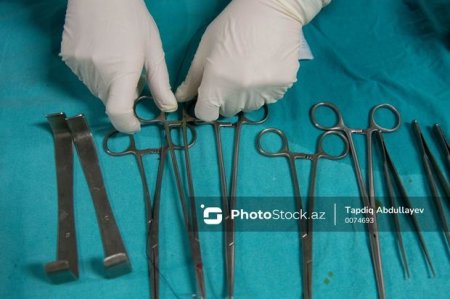 Ananın doğuş zamanı ölümündə günahlandırılan həkimə bəraət verildi