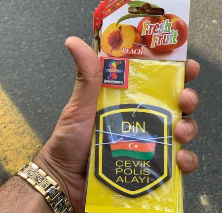 DYP-dən çağırış: Sürücünün avtomobilində üzərində “Polis” yazısı həkk olunmuş aksesuar daşıması onun həmin peşənin sahibi olması anlamına gəlməməlidir
