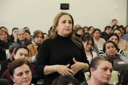 Sertifikasiya imtahanında uğur qazanmayan müəllimlərin təlim ehtiyaclarının öyrənilməsi məqsədilə görüş keçirilib