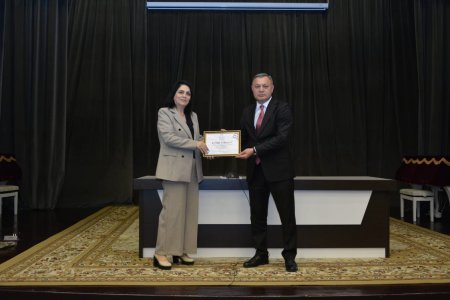 Qazax-Tovuz Regional Mədəniyyət İdarəsinin rəisi Nurəddin Mehdiyev gündəlikdə duran cari məsələlərin müzakirəsi ilə bağlı idarənin əhatə etdiyi rayonlardakı müəssisələrin rəhbərləri ilə seminar-müşavirə keçirib