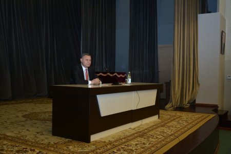 Qazax-Tovuz Regional Mədəniyyət İdarəsinin rəisi Nurəddin Mehdiyev gündəlikdə duran cari məsələlərin müzakirəsi ilə bağlı idarənin əhatə etdiyi rayonlardakı müəssisələrin rəhbərləri ilə seminar-müşavirə keçirib