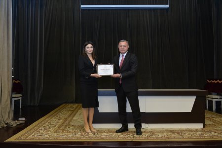 Qazax-Tovuz Regional Mədəniyyət İdarəsinin rəisi Nurəddin Mehdiyev gündəlikdə duran cari məsələlərin müzakirəsi ilə bağlı idarənin əhatə etdiyi rayonlardakı müəssisələrin rəhbərləri ilə seminar-müşavirə keçirib