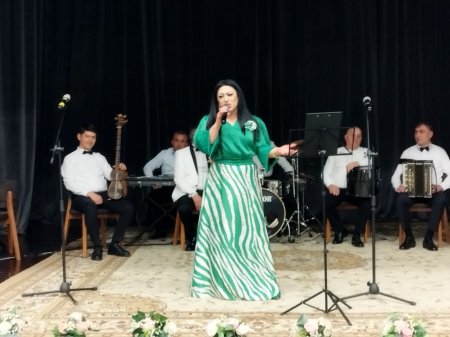  “Yurdumuza Bahar gəlir” adlı konsert proqramı təqdim edib