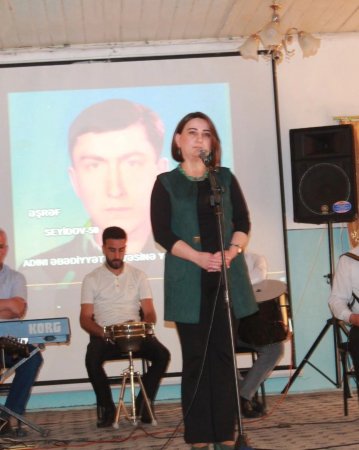 "Adını əbədiyyət zirvəsinə yazanlar" mövzusunda xatirə axşamı təşkil edilib