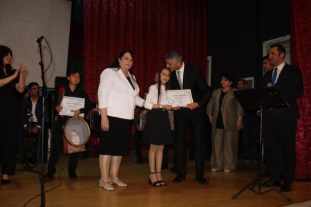 "Xalq və bəstəkar" mahnılarından ibarət mahnı müsabiqəsinin yekun-qala konserti keçirilib
