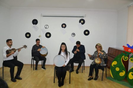 "Xalq və bəstəkar" mahnılarından ibarət mahnı müsabiqəsinin Qobustan rayonu üzrə seçim mərhələsi keçirilib "Xalq və bəstəkar" mahnılarından ibarət mahnı müsabiqəsinin Qobustan rayonu üzrə seçim mərhələsi keçirilib