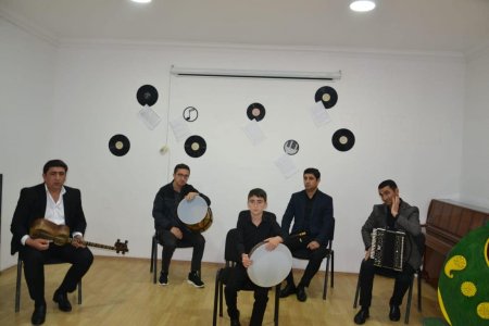 "Xalq və bəstəkar" mahnılarından ibarət mahnı müsabiqəsinin Qobustan rayonu üzrə seçim mərhələsi keçirilib "Xalq və bəstəkar" mahnılarından ibarət mahnı müsabiqəsinin Qobustan rayonu üzrə seçim mərhələsi keçirilib