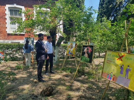 “Rənglərin Harmoniyası”mövzusunda rəsm sərgisi keçirilib