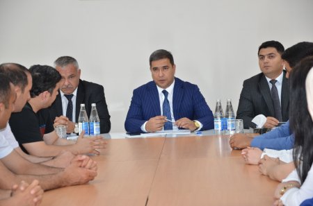 Kürdəmirdə təhsilverənlərin sertifikasiyası prosesinin test imtahanı mərhələsinə cəlb olunmuş bir qrup nəzarətçi ilə görüş