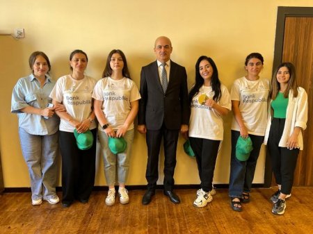 Regional İdarə müdiri regionumuz üzrə “ECOVELOFEST" festivalında iştirak etmiş komanda üzvləri ilə görüşüb