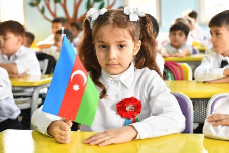 Məktəblilər noyabrda 1 aylıq tətil edəcək? - AÇIQLAMA