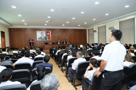 “Təhsil işçiləri üçün idarəetmə və peşəkar inkişaf proqramı”nın seminar mərhələsi keçirilir