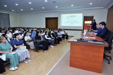 “Təhsil işçiləri üçün idarəetmə və peşəkar inkişaf proqramı”nın seminar mərhələsi keçirilir