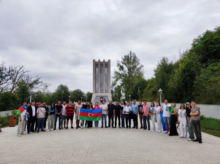 “Biz dəmir yumruğun gücü ilə Şuşadayıq” şüarı ilə diaspor nümayəndələrinin Şuşaya 12-ci səfəri gerçəkləşib