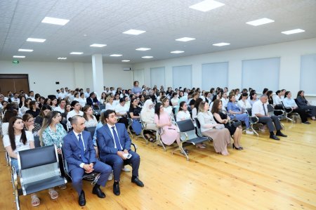 “Təhsil işçiləri üçün idarəetmə və peşəkar inkişaf proqramı”nın seminar mərhələsinin qiymətləndirilməsi davam edir