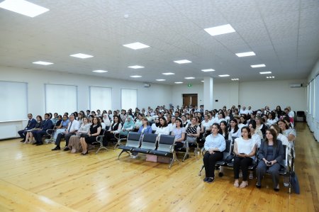 “Təhsil işçiləri üçün idarəetmə və peşəkar inkişaf proqramı”nın seminar mərhələsinin qiymətləndirilməsi davam edir