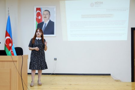 “Təhsil işçiləri üçün idarəetmə və peşəkar inkişaf proqramı”nın seminar mərhələsinin qiymətləndirilməsi davam edir